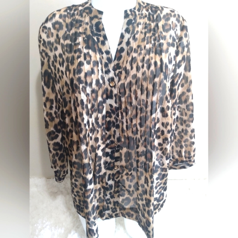 EUC charter club woman's size petite large animal print blouse